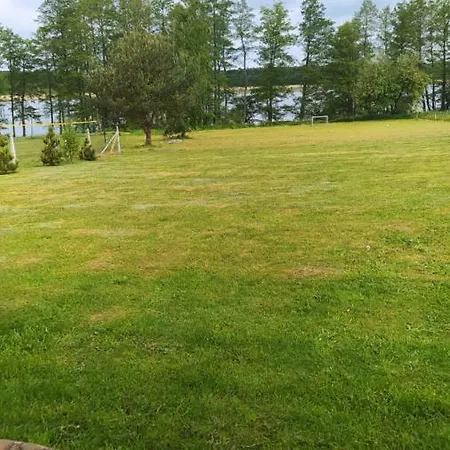 Alojamento de Turismo Selvagem Domek Pralinka Nad Jeziorem - 